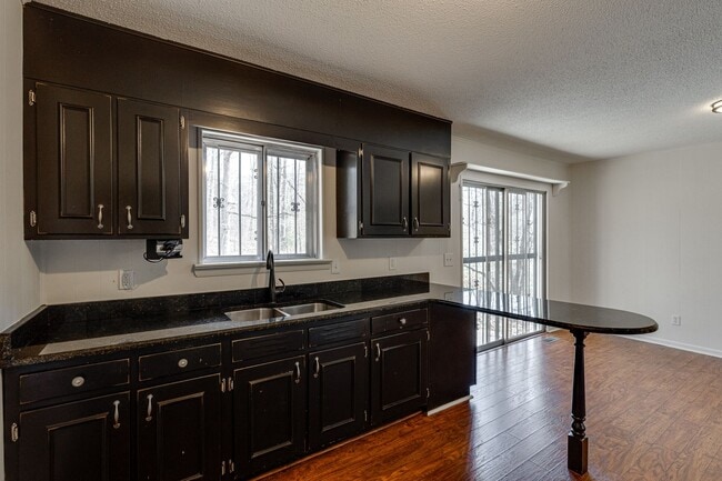 Photo - Ranch Style 3 bedroom 1.5 Bath for rent!