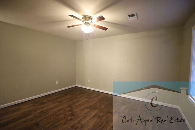 Photo - Recently renovated 2 bed, 1 bath apt - utilities included!! HUD accepted!