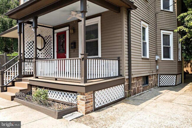 3 Lee Ave