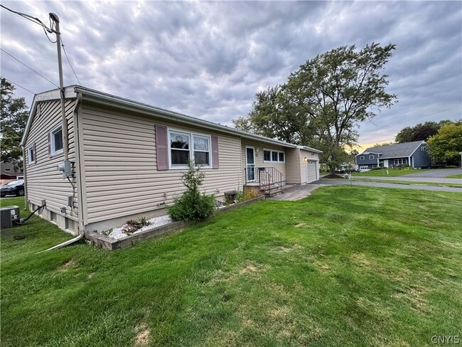 Photo - 17 Gooseberry Ln