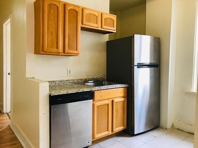 Building Photo - 2338 N Park Ave Unit 2338 N Park Ave #2
