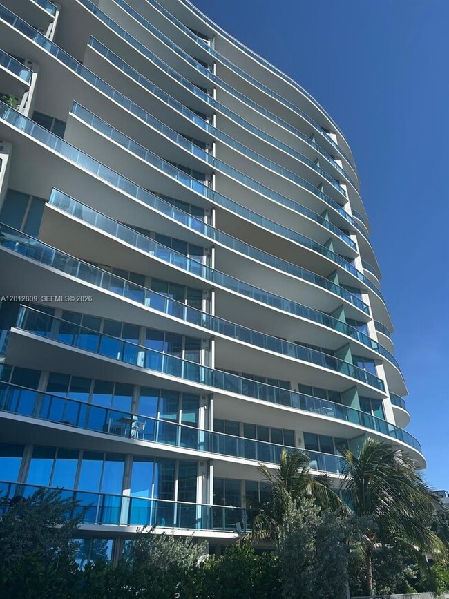 Building Photo - 17550 Collins Ave Unit 1204