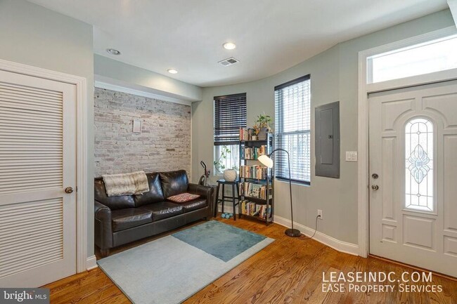 Photo - 604 Harvard St NW Unit #A