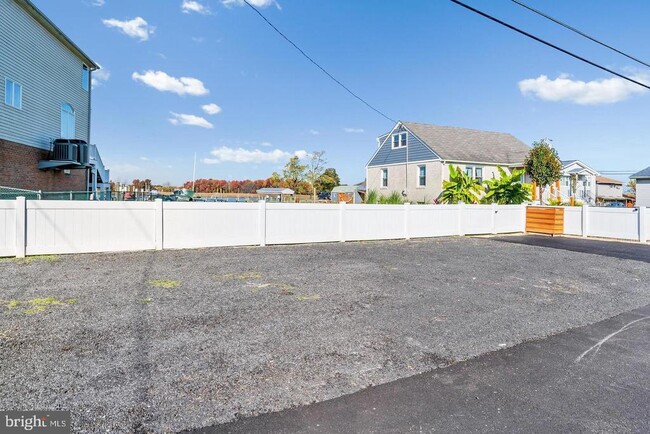 Photo - 6934 River Drive Rd