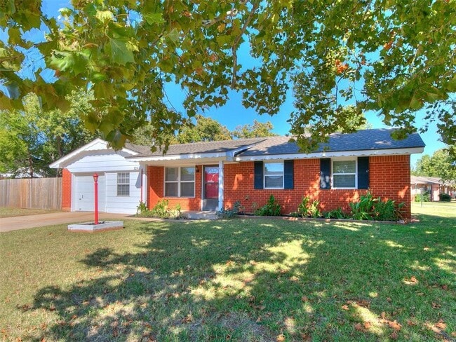 Photo - 325 E Cedar Ln