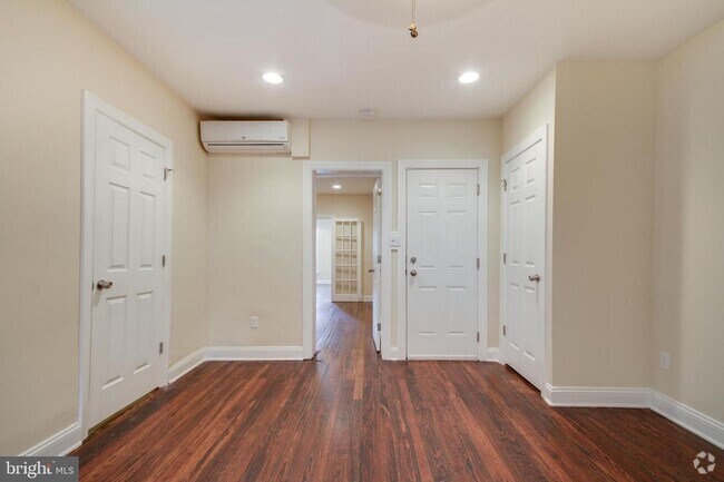 Building Photo - Beautiful and spacious 1 bedroom with offi... Unit 1 Rental