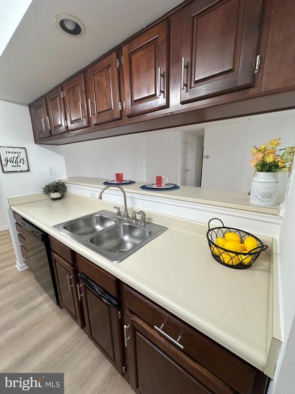 Photo - 1002 Jessicas Ct Unit F