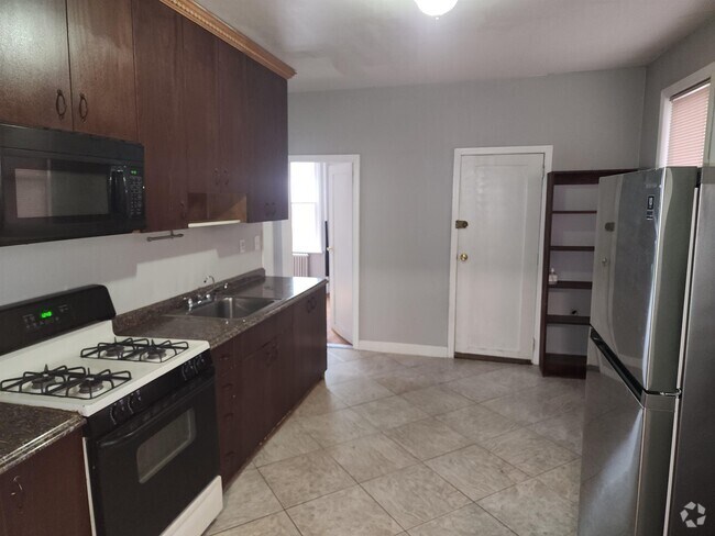 Building Photo - 222 Danforth Ave Unit 1 Rental