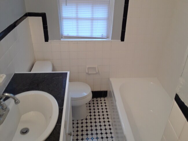 Photo - 415 Flint St