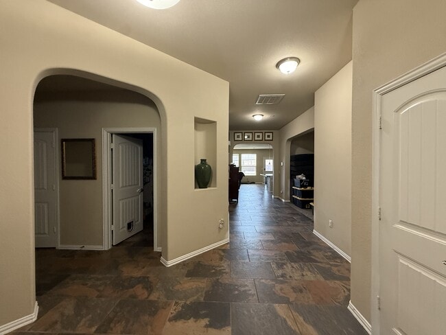 Photo - 805 Gallantry Ln