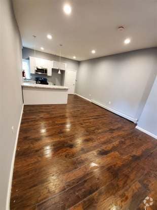 Building Photo - 705 8th St Rental
