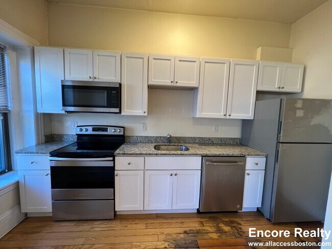 Photo - 1463 Beacon St Unit 11