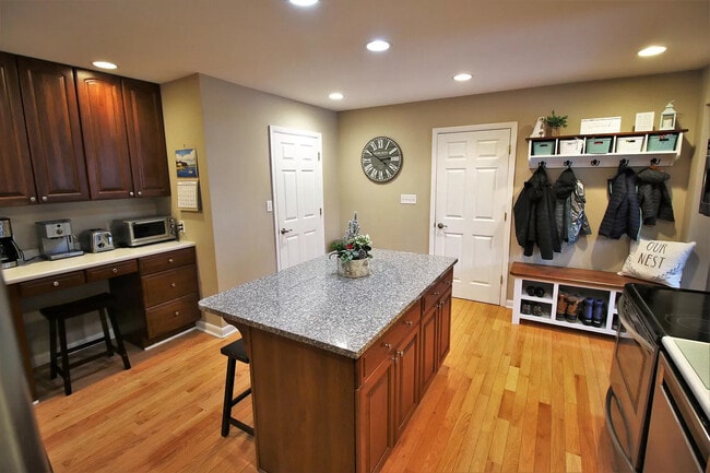 Photo - 1431 Woodland Ave