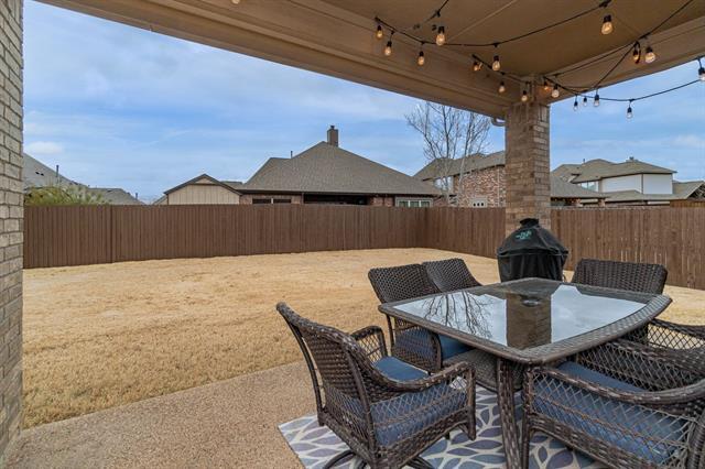 Photo - 410 Oxford Pl