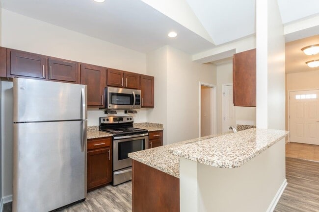 Photo - Saratoga Crossing Apartments & Townhomes