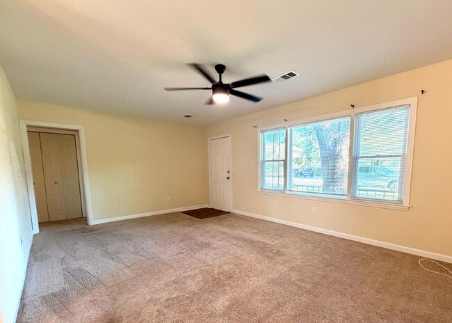 Photo - Move-In Ready South Windermere Duplex – Updated Interior & Prime Location!