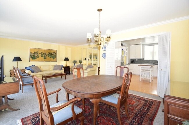 Building Photo - Peaceful and Serene 2 bedroom 2 bath