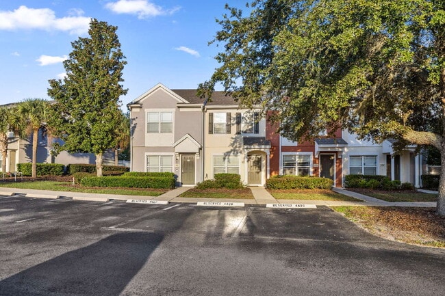 Building Photo - 2BR Townhome in Wynchase | Dual Suites + Screened Lanai