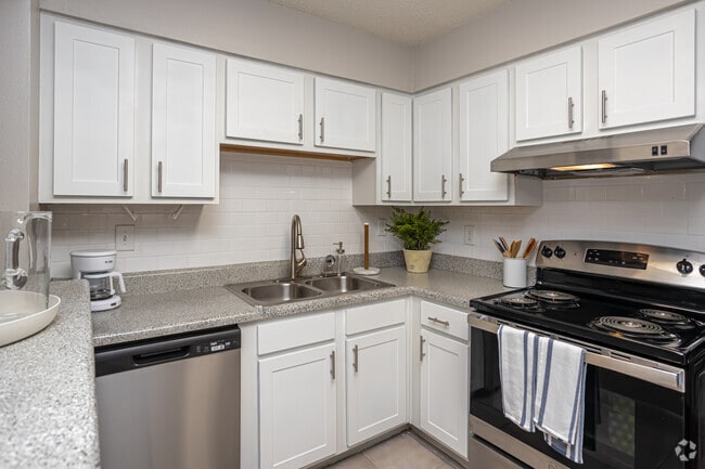 2BR, 1.5BA - 1,100SF - Sandpiper