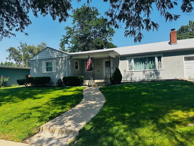 Building Photo - ALL PROSPECTIVE TENANTS MUST SUBMIT A $58 ... Rental
