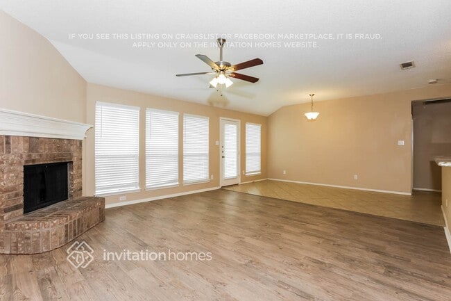 Photo - 614 St Eric Dr