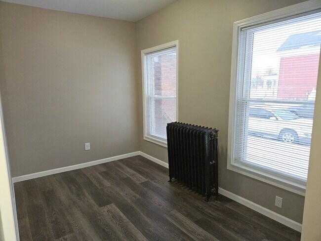 Photo - 720 Broad St Unit 3