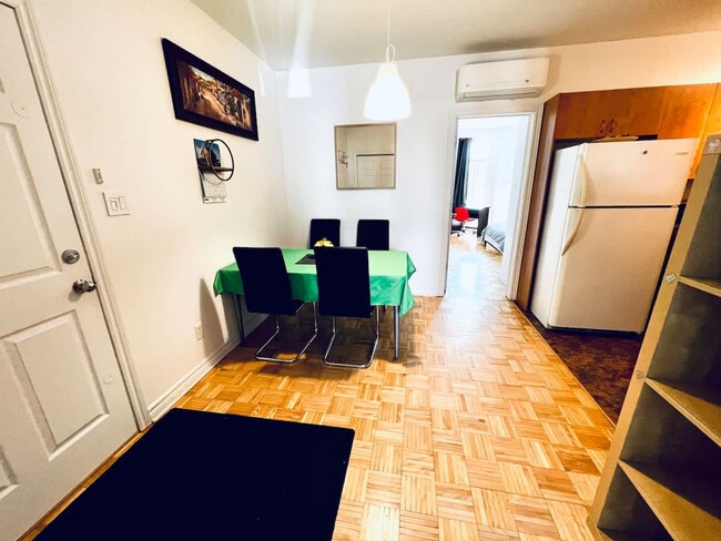 4846 Rue Sainte-Catherine E Unité SI FL2-ID1543093P