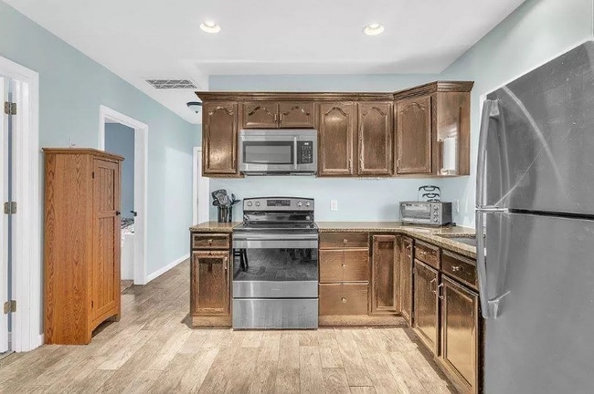 Photo - 46 Harvard St Unit 46 Harvard St. Apt B