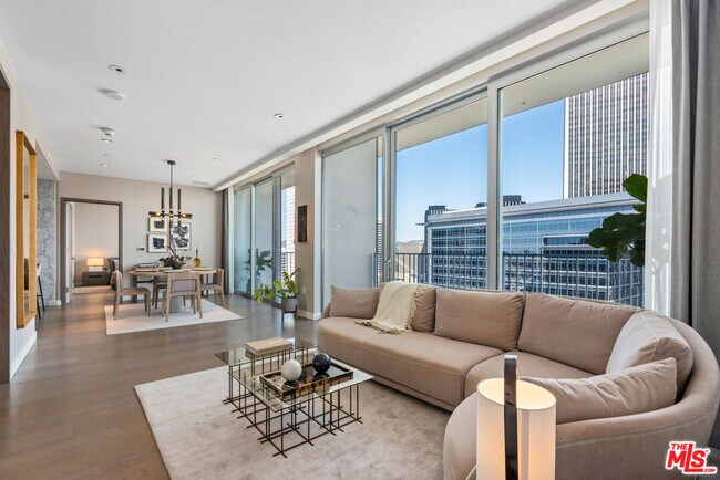 2025 Ave of the Stars Unit 1607