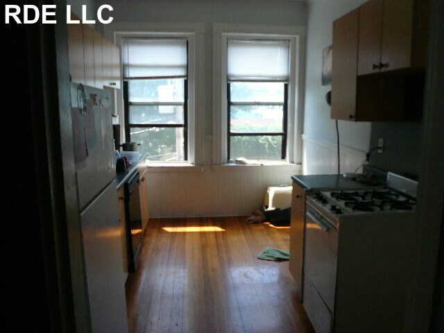 Building Photo - 100 Linden St Unit 9 Rental