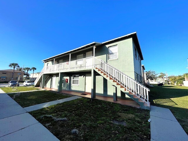 Photo - 729 Michigan Ct