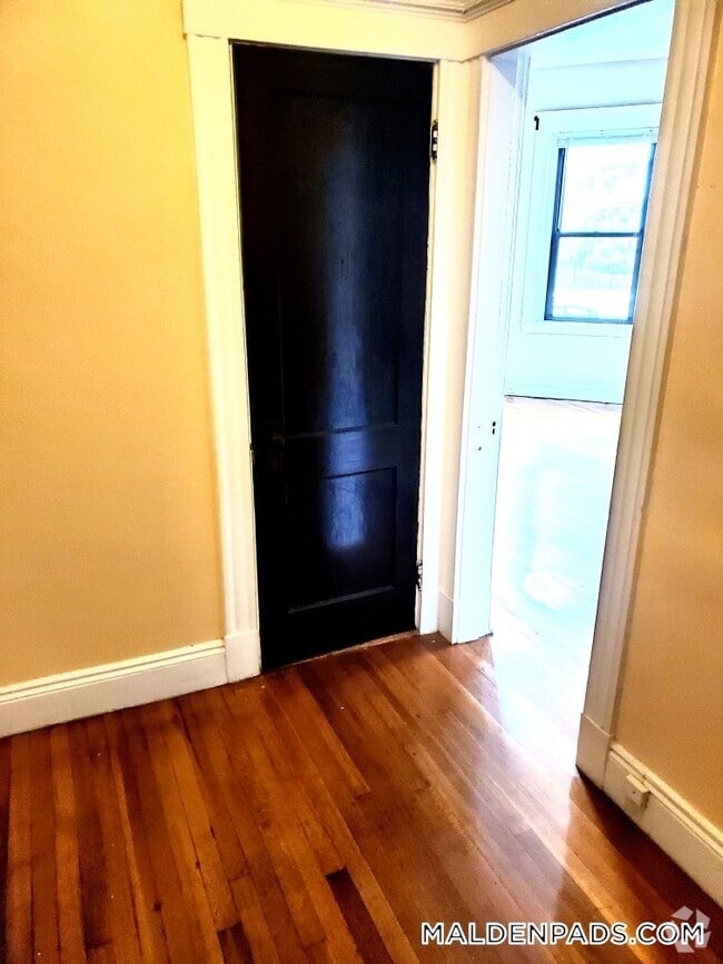 Building Photo - 17-19 Washington St. Rental