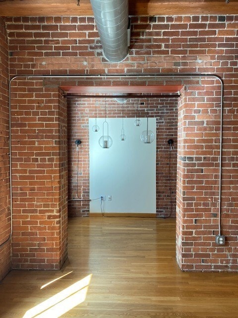 Building Photo - 9 W Broadway Unit 318