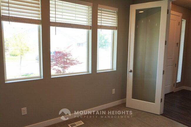 Photo - $500 Off Rent! 5-BR Beautiful Lehi Home!