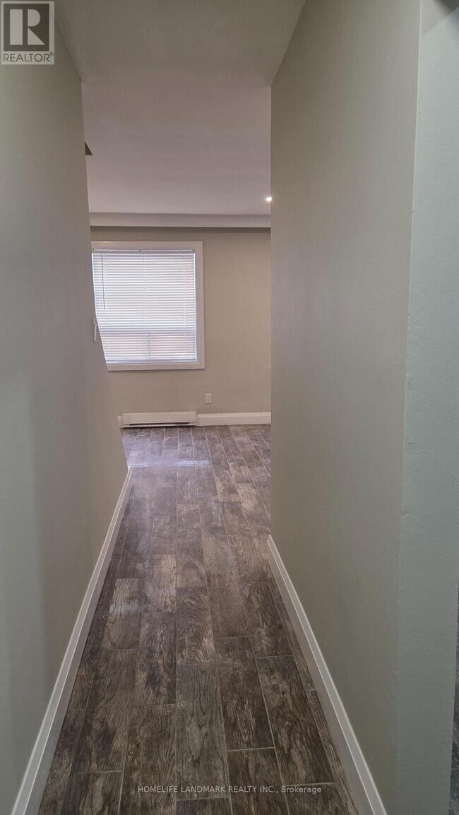 Photo - 793 Broadview Ave Unit 1