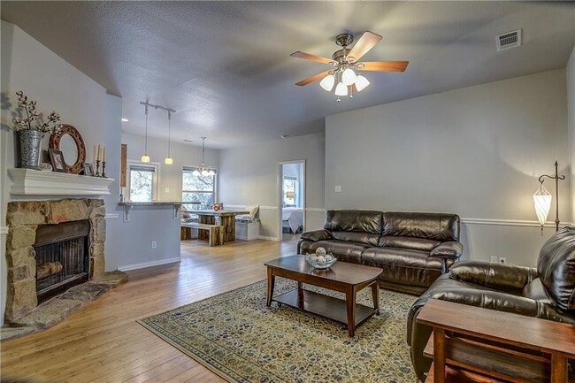 Photo - 17106 Oak Cliff Cir