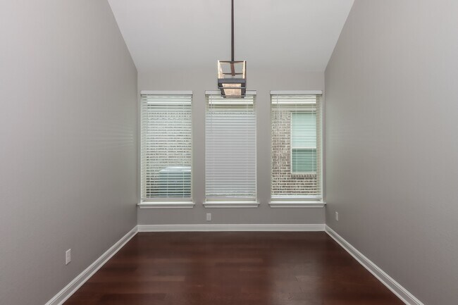 Photo - 15007 Appian Oak St
