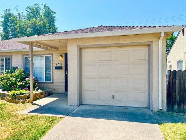 Building Photo - 1729-1731 Madrone Avenue Unit 1731 Rental