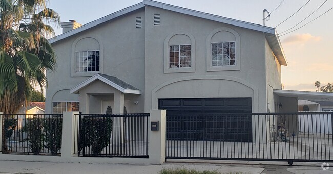 Building Photo - 20104 Strathern St Rental