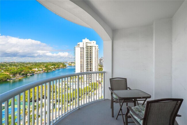 Photo - 5401 Collins Ave Unit 1129