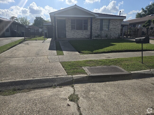 Building Photo - 4510 Rosemont Pl Rental