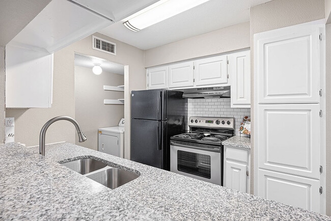 Photo - Austin Midtown Apartments