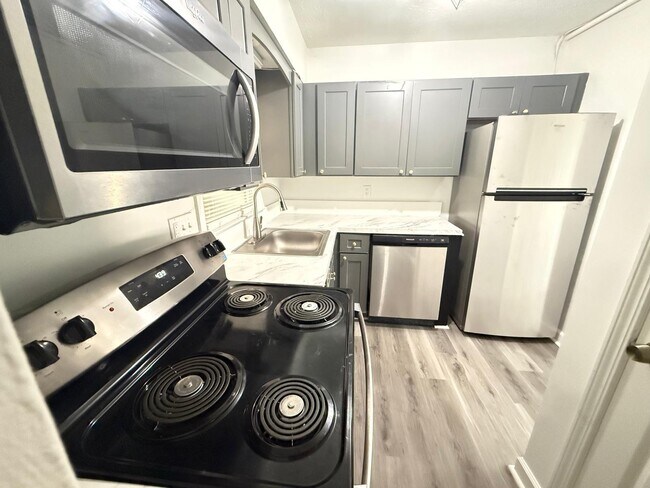 Photo - 824 Burns Walk Ct NW