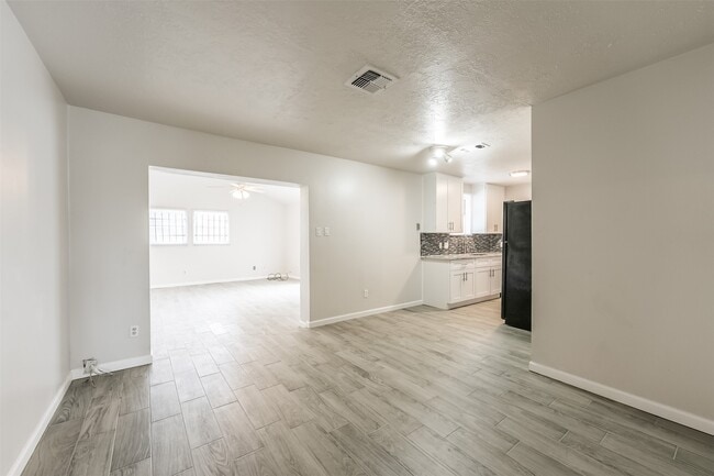 Photo - 15222 Wickbriar Dr