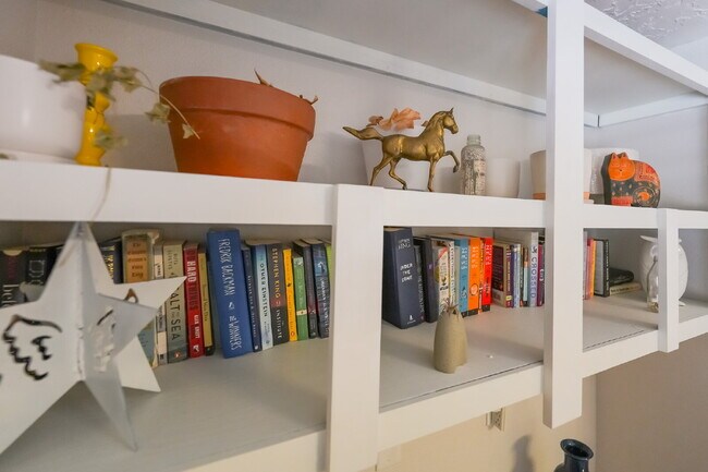 Private Room for Rent with Garage Access – Bedroom 5