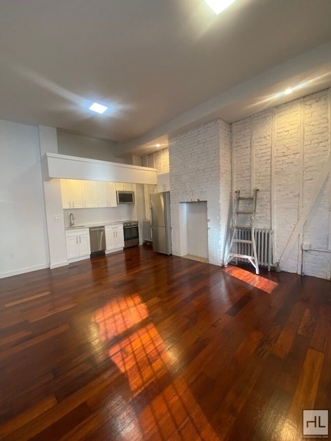 Photo - CENTRAL AVENUE / Spacious Bushwick 1 Bed 1-Bath Unidad 1