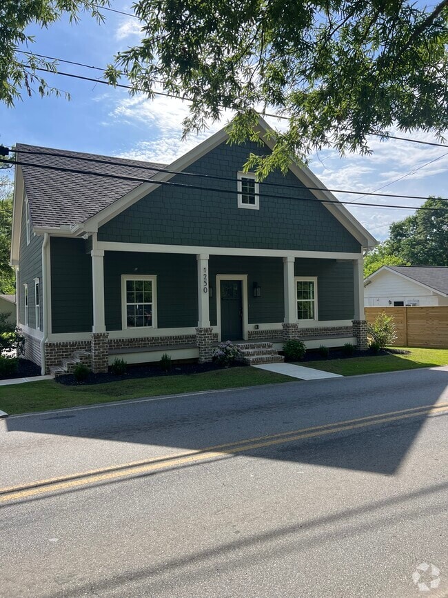 Gorgeous home with covered front porch - 1250 S Madison Ave Rental