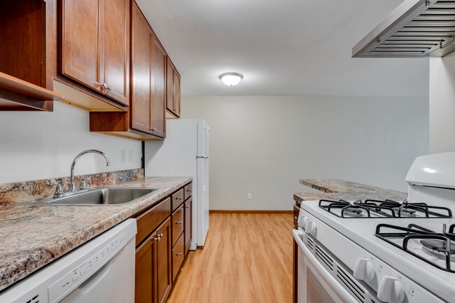 Queen Terrace Apartments