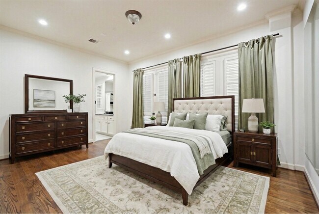 Photo - 521 Lovett Blvd