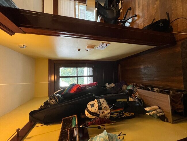 Photo - 16 Silvey Pl